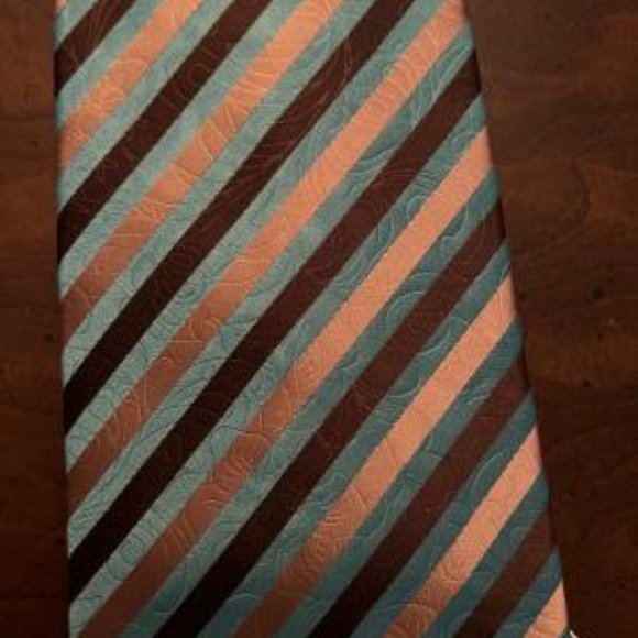 Italian Classic Necktie - Picture 6 of 7